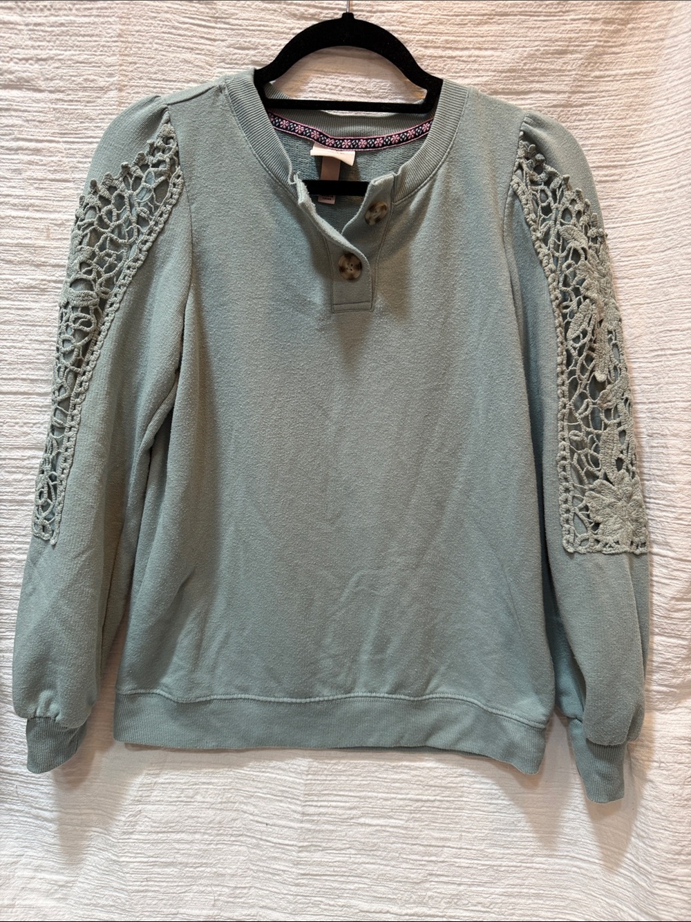 Knox Rose Sage Crochet-Panel Henley Pullover